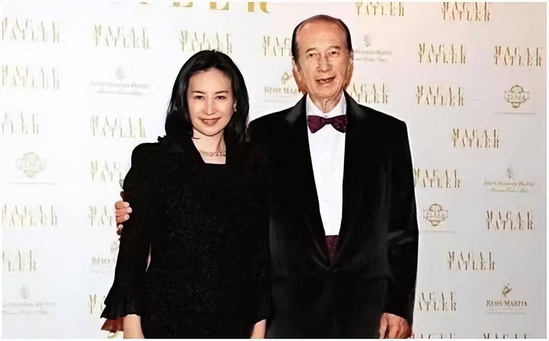 何超琼和陈百强的虐恋:你悲痛送我出嫁,我不顾流言蜚语为你扶灵