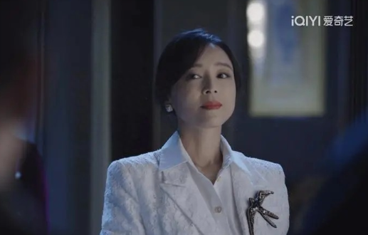 《她的城》最大"败笔"演员,张静初和高露也带不动,实在是悲哀