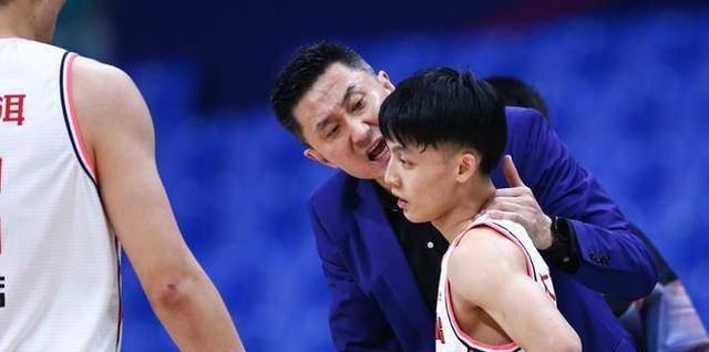 这个分组也让广东球迷和媒体表达了不满,他们认为上一届冠军的徐杰就