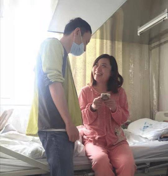 结婚8年才怀孕,6个月却查出白血病,她拼死生下小孩_钟雯_孩子_周烽