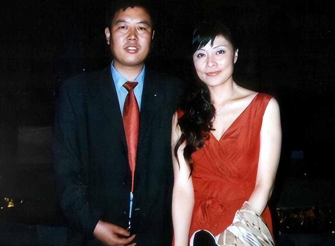 原创23岁获影后巅峰时结婚又离婚女儿曾被张嘉译热捧是她的骄傲