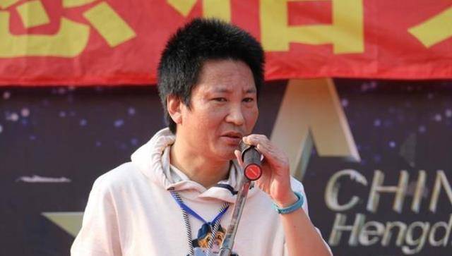 第七代导演,呼吁禁止郭麒麟上综艺:这人没文化,容易误导青少年_相声