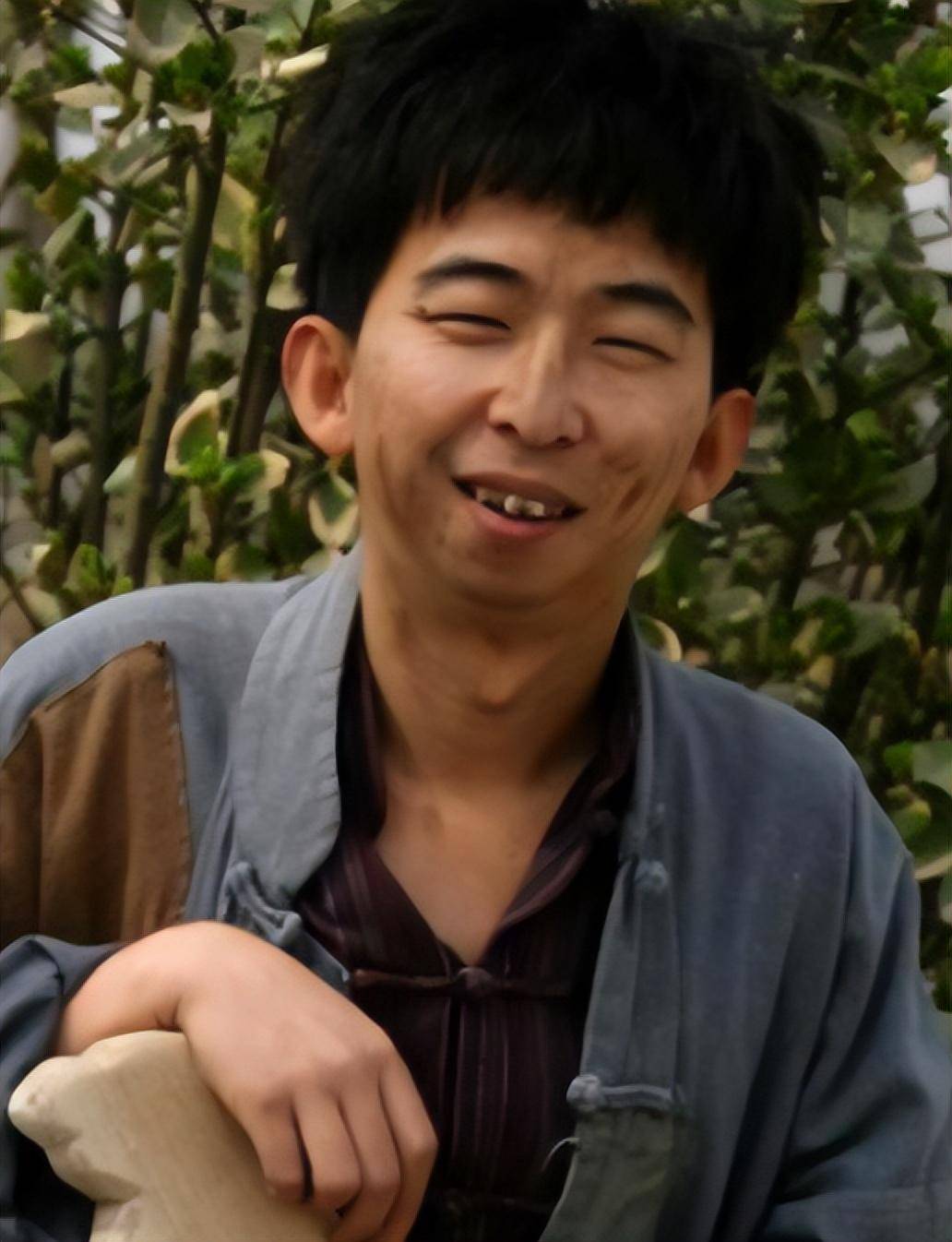 长相不够演技来凑,10位颜值和演技成反比的男星,角