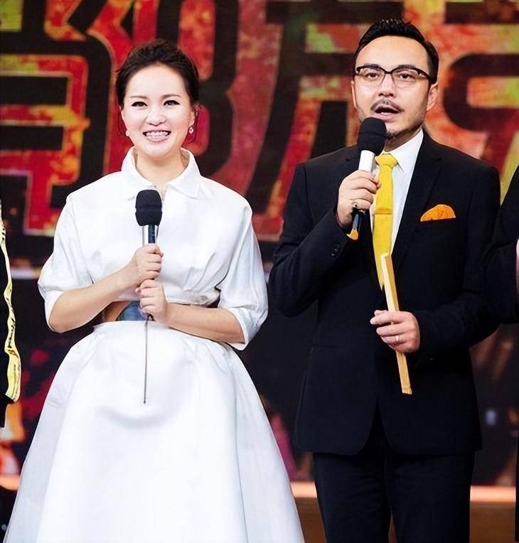 她是第一位博士级歌唱家,12次荣登春晚,丈夫身价不菲也是博士_雷佳