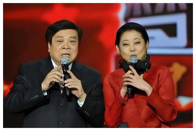 赵忠祥临终前5亿遗产全托倪萍,毫不留情家人,史上最狠奇招!