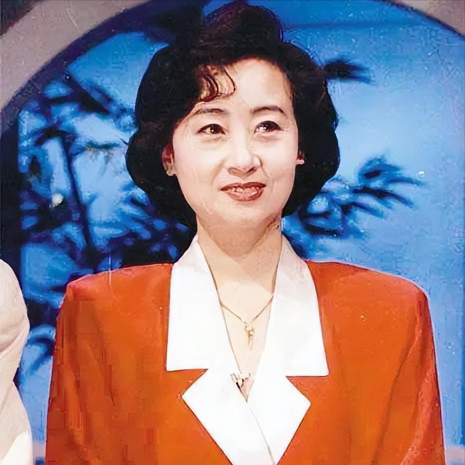 央视主持人张悦:退休后又被邀请重返岗位,今72岁被称为最美姥姥_工作