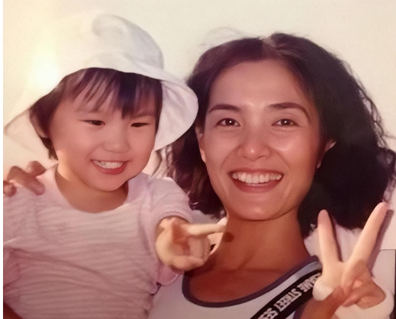 张子健和她女儿的照片图片