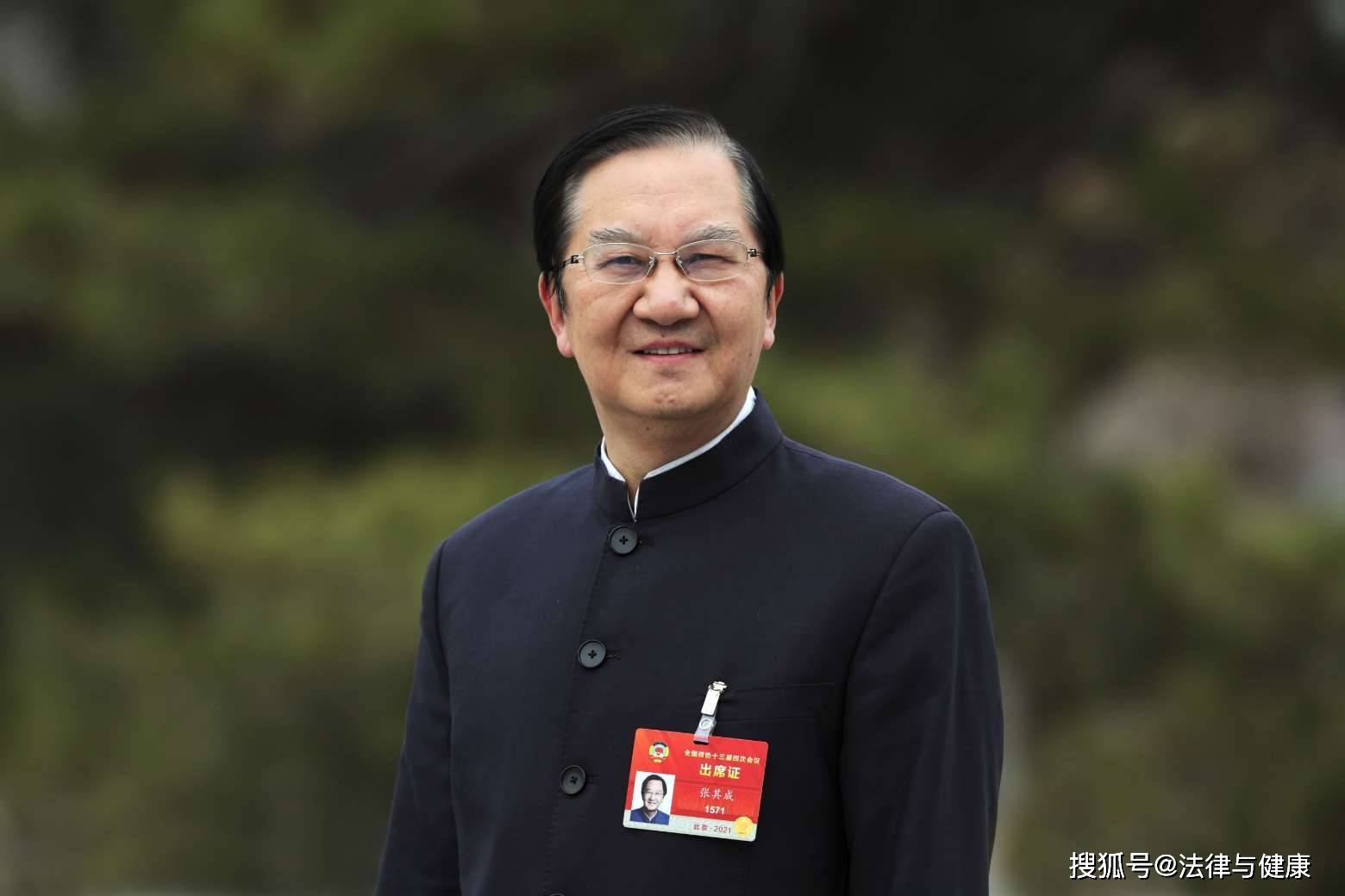 中医文化学家,全国政协委员,北京中医药大学国学院教授张其成,多年