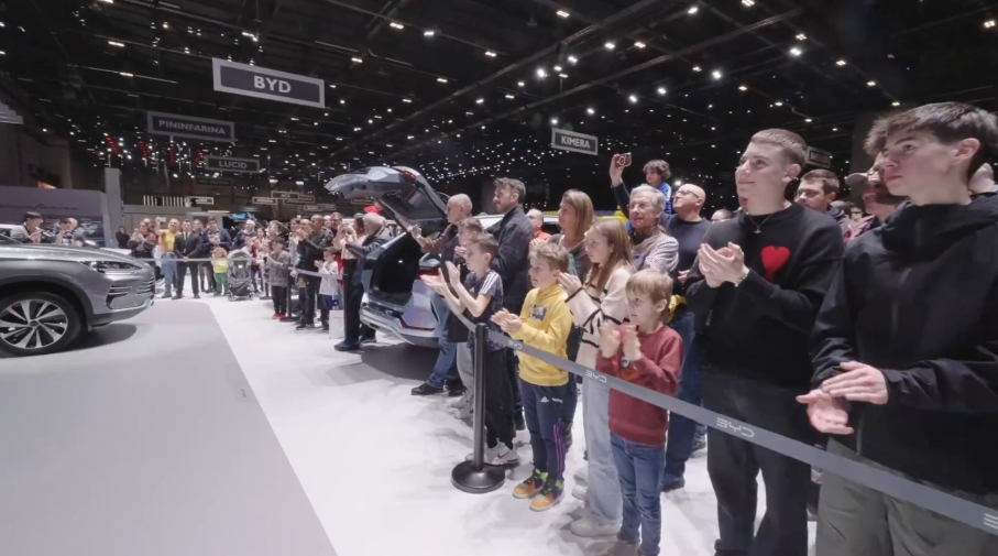 亮相日内瓦车展,展位大受围观,比亚迪能源绿色转型席卷全球_搜狐汽车