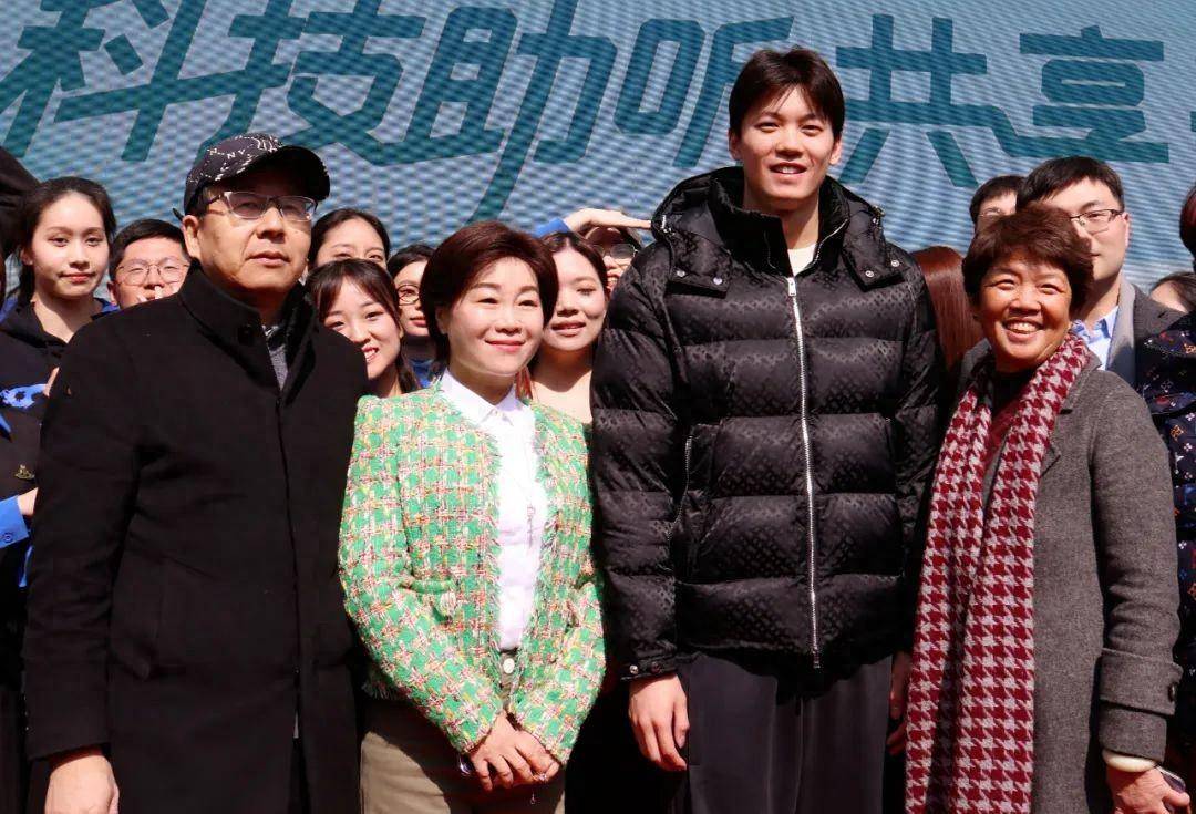 浙江西湖书画院等携手"青少年执子之心助残关爱"专项