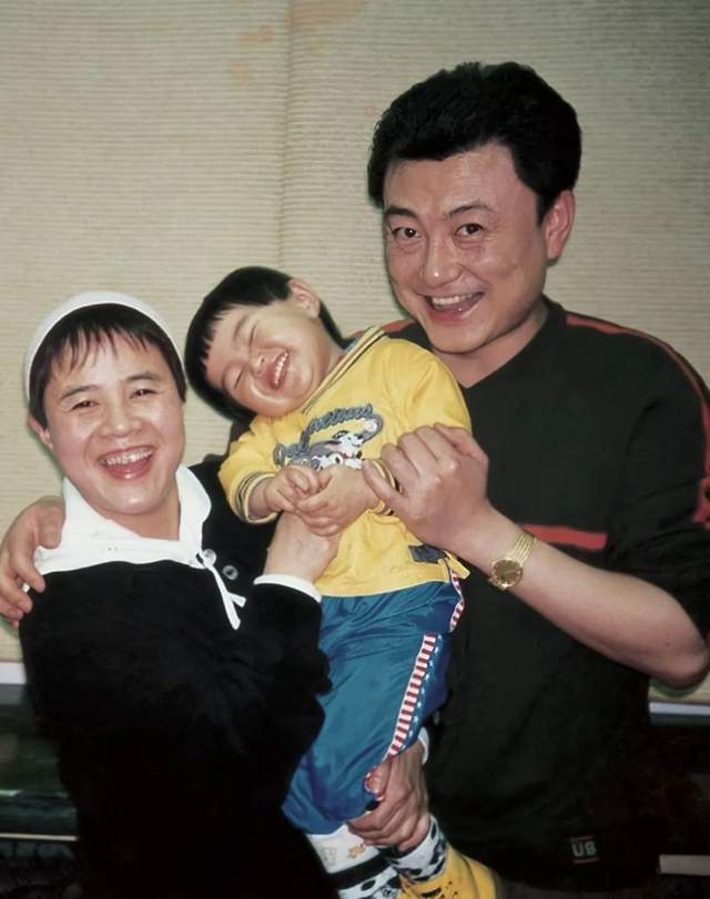 主持人金龟子升级当姥姥_女儿_刘纯_王逸宸