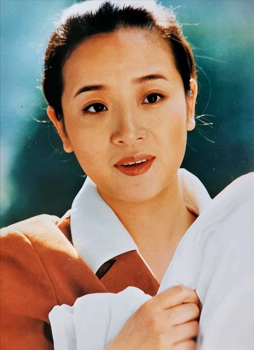 如今56岁的陈小艺,已经走上一条不归路_刘惠_婚姻_明星