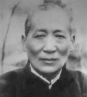 原创民国的恶霸地主杀人如麻还私建水牢数个妇人出来揭露他的恶行