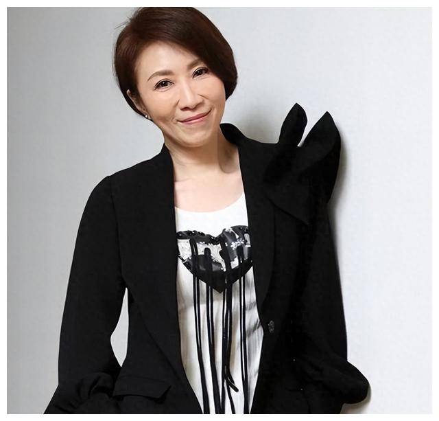 琼瑶歌后嫁大17岁丈夫,试管生女,现状何如?_李翊君_生活_家庭