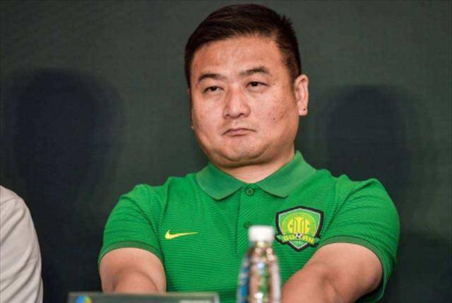 原创杨璞看上小11岁美妻长腿拒为70万踢假球现扎根青训