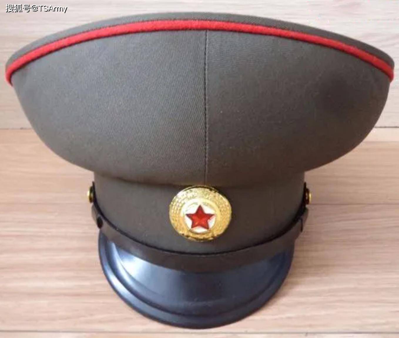 浅谈朝鲜社会安全军的装备配置_帽子_军队_上衣