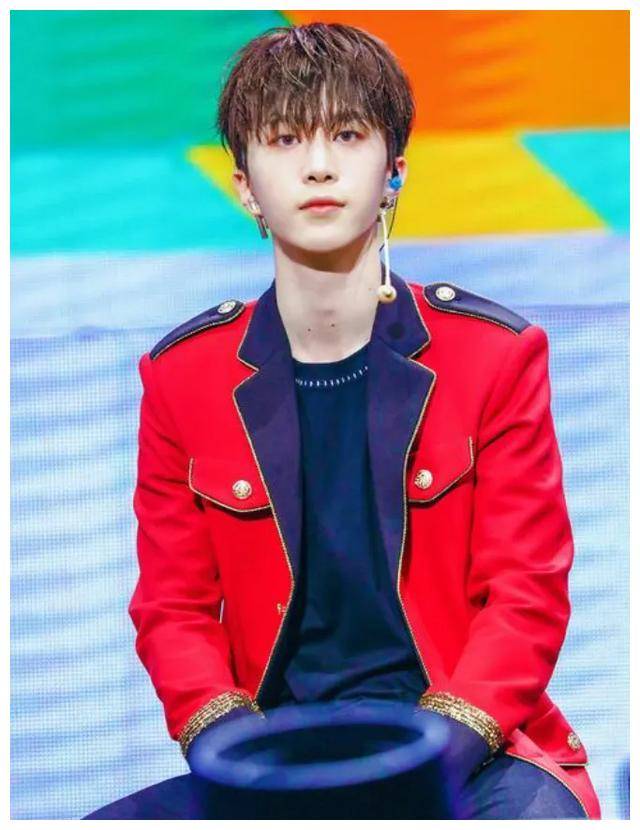 杨幂转型黄景瑜戏路宽范丞丞综艺热谢可寅新作引关注