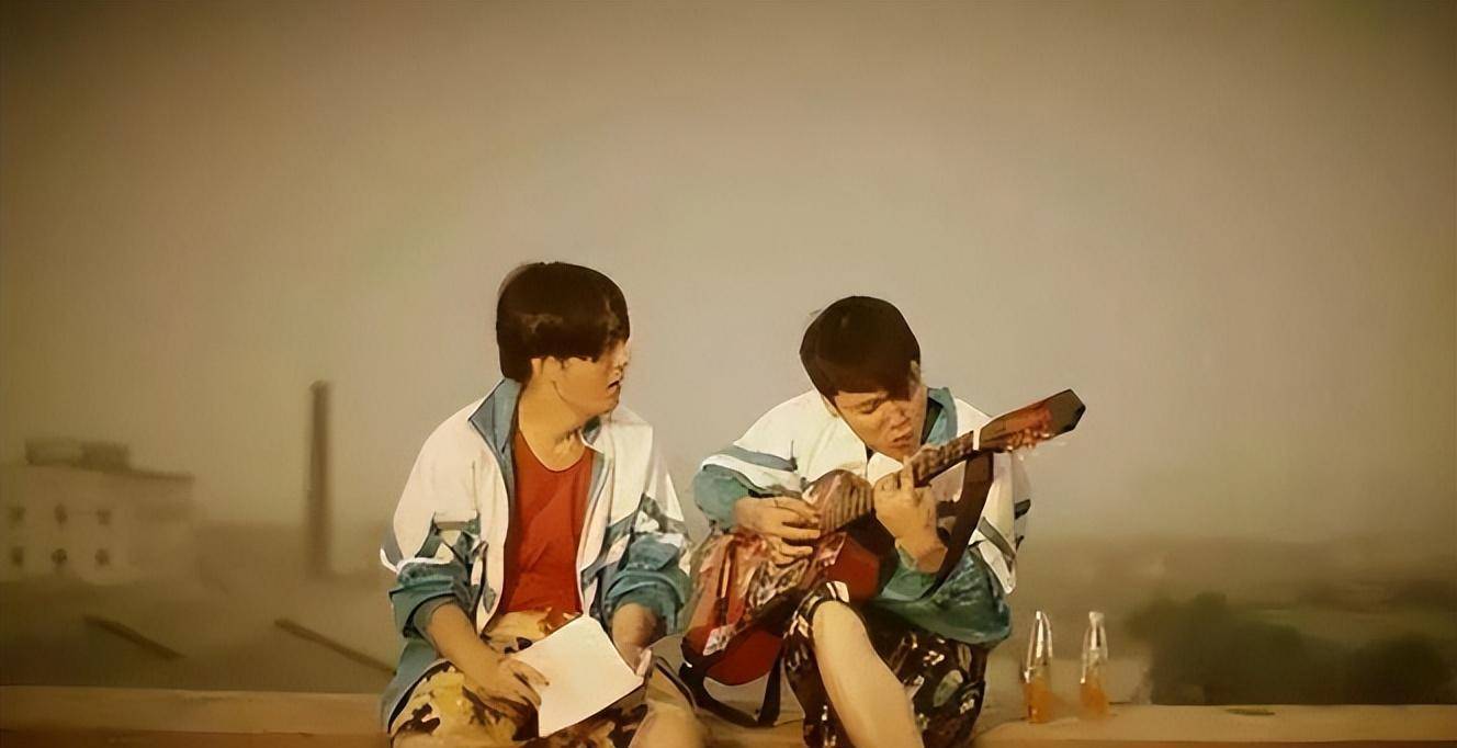 让《老男孩》这个没有明星,没有特效的短片电影,瞬间勾起了不少人的