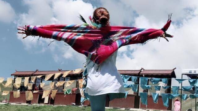 独腿女孩罗雨:当电焊工走红网络,被300名男子示爱,皆被她回绝