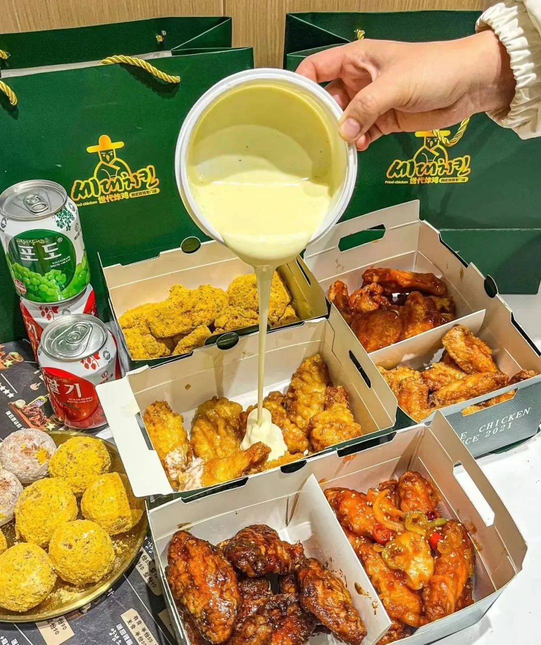 其实延吉本地的炸鸡老品牌有不少,像很多消费者所熟知的傲叔炸鸡已经