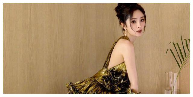 国内四大顶流女星,你最爱谁?迪丽热巴,赵丽颖,杨幂,杨紫.