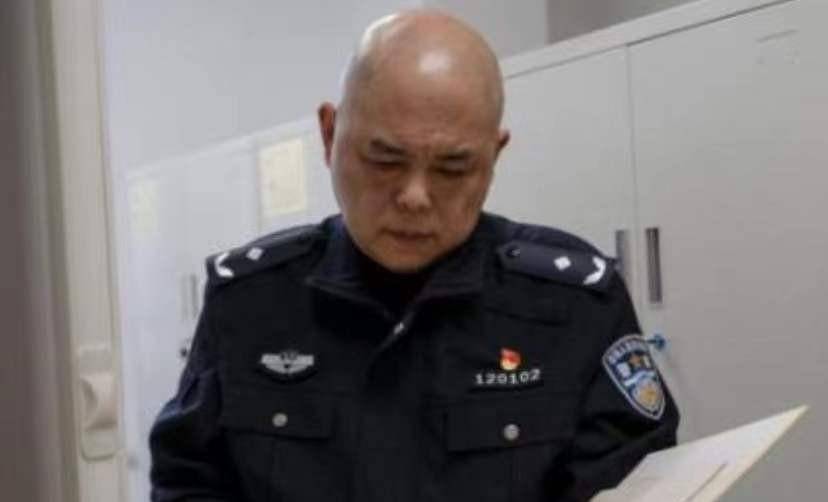 击毙周克华仅3秒!事后两名警察回忆:根本来不及去想怕不怕!