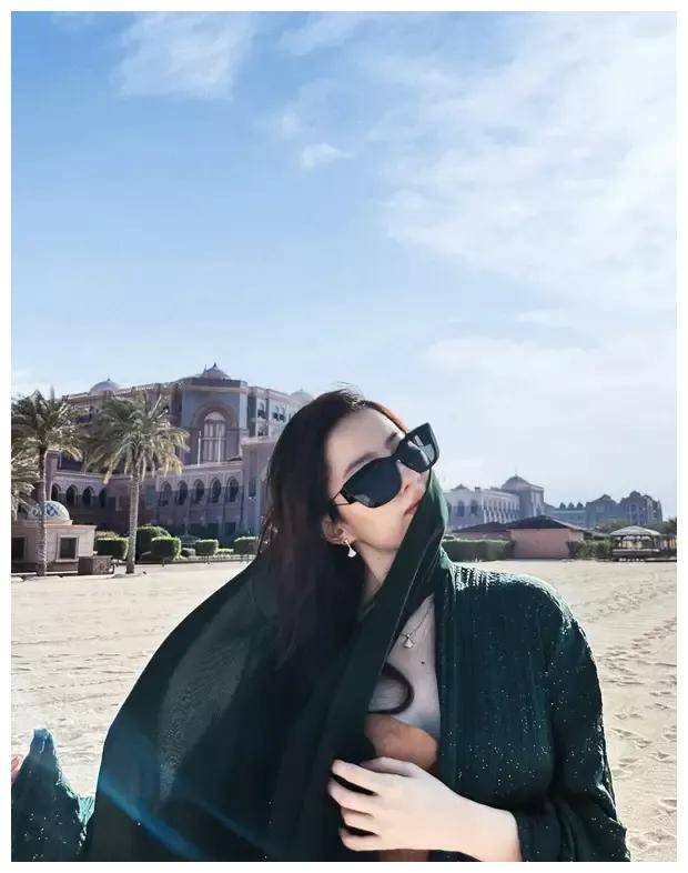 刘亦菲惊艳海边!沙滩美照曝光,全球惊艳!_好身材_魅力_照片