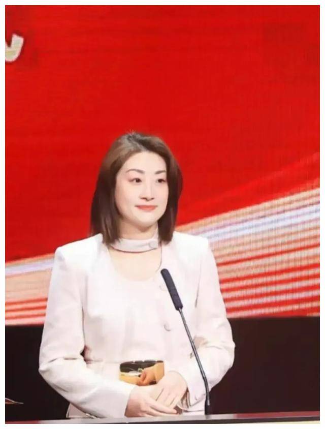 施幼珍家庭地位曝光:追星达人,父女情深,宗庆后宗馥莉疼惜.