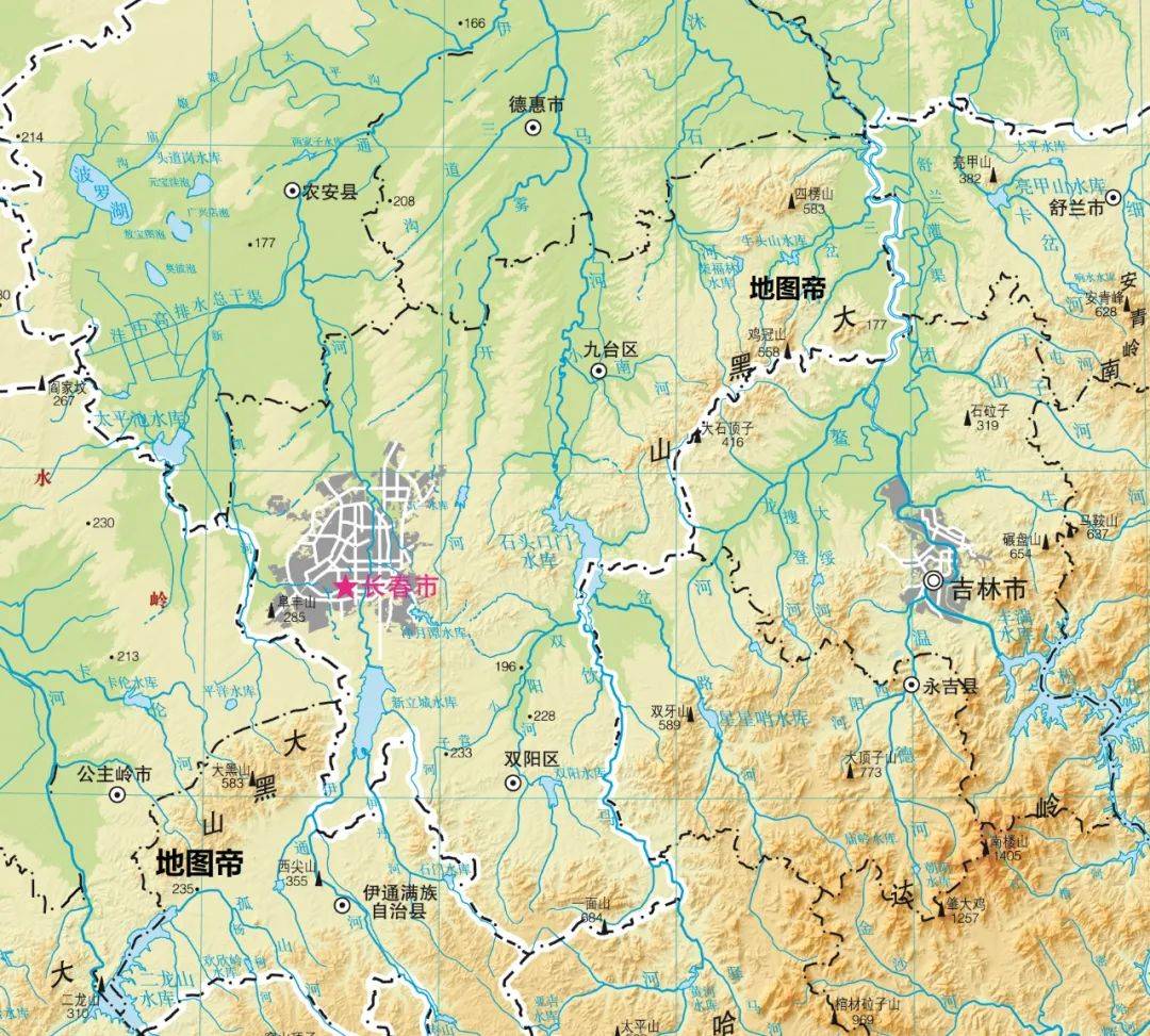 长春西北外围并不是一马平川,而是有一圈海拔约200米的山岭,中间盆地