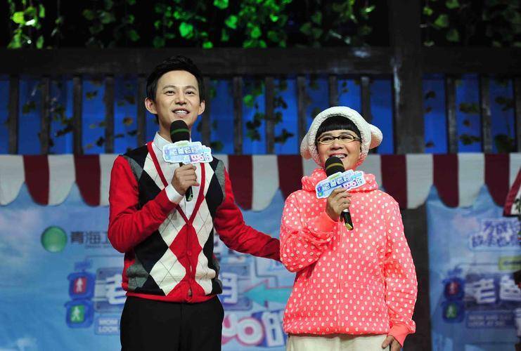 何炅北外旧照曝光,年轻时竟是颜值代名词!年轻帅气惊艳北外时代!