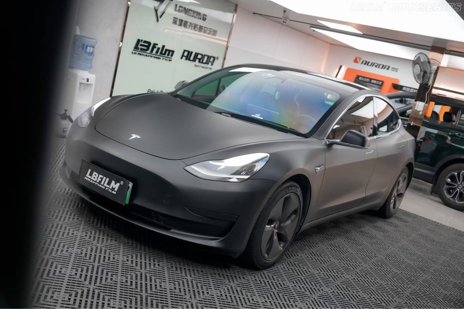 特斯拉model3-lb改色膜消光暗影黑,超级贵气_搜狐汽车_搜狐网