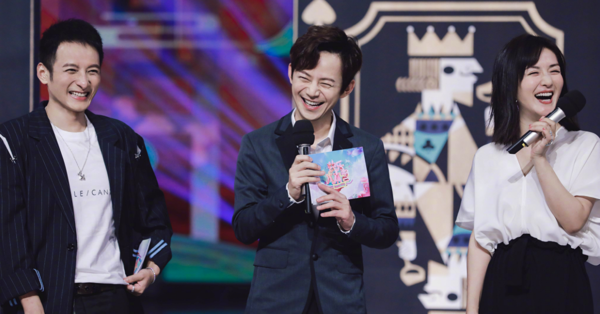 何炅北外旧照曝光,年轻时竟是颜值代名词!年轻帅气惊艳北外时代!