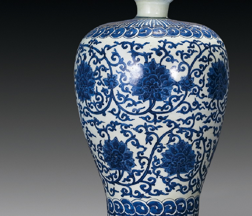 笔者口中这个花瓶,是一个青花瓷,青花瓷本身都是非常珍贵的一种瓷器