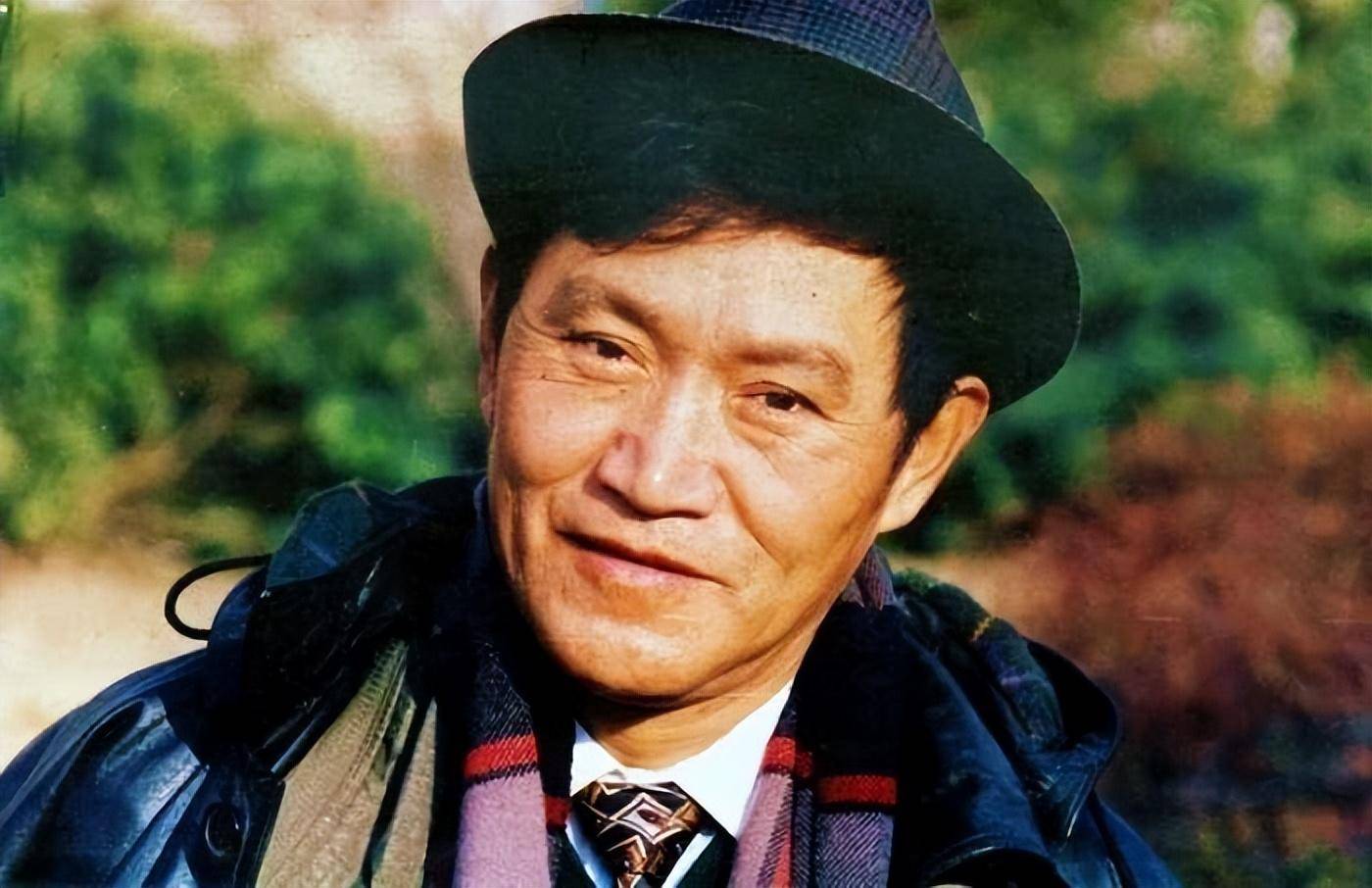 低调的内地演员父子,陈佩斯陈大愚上榜,牛犇王侃父子都是实力派_陈强