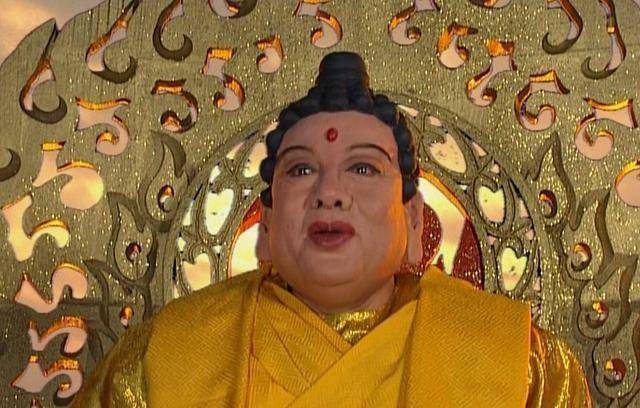 孔雀大明王菩萨,因此从辈份上来说,大鹏金翅雕应该算是如来佛祖的娘舅