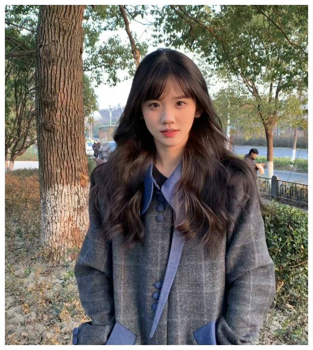 汪峰的大女儿小苹果网红路上风头正劲势不可挡备受关注