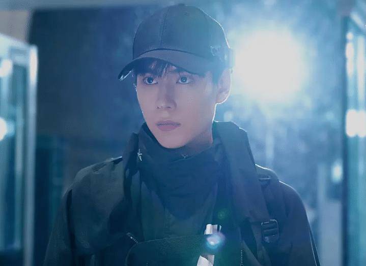 李一桐_胡一天_吴白