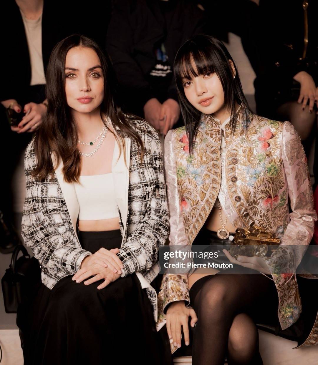 原创收手吧lisa没完没了的秀身材臀再肥胯再宽观众也会腻