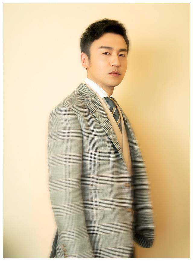 雷佳音早恋叛逆裸婚大学同学揭秘我们都被窝囊废骗了