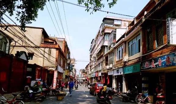 骑楼下的古早味石码美食大碗又便宜