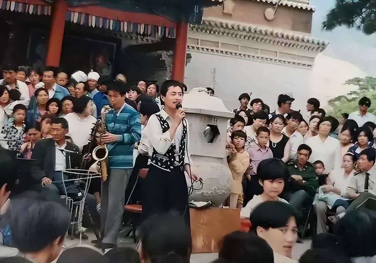 原创星光大道云飞抛弃原配离婚后娶小10岁娇妻他被冤枉的有多惨