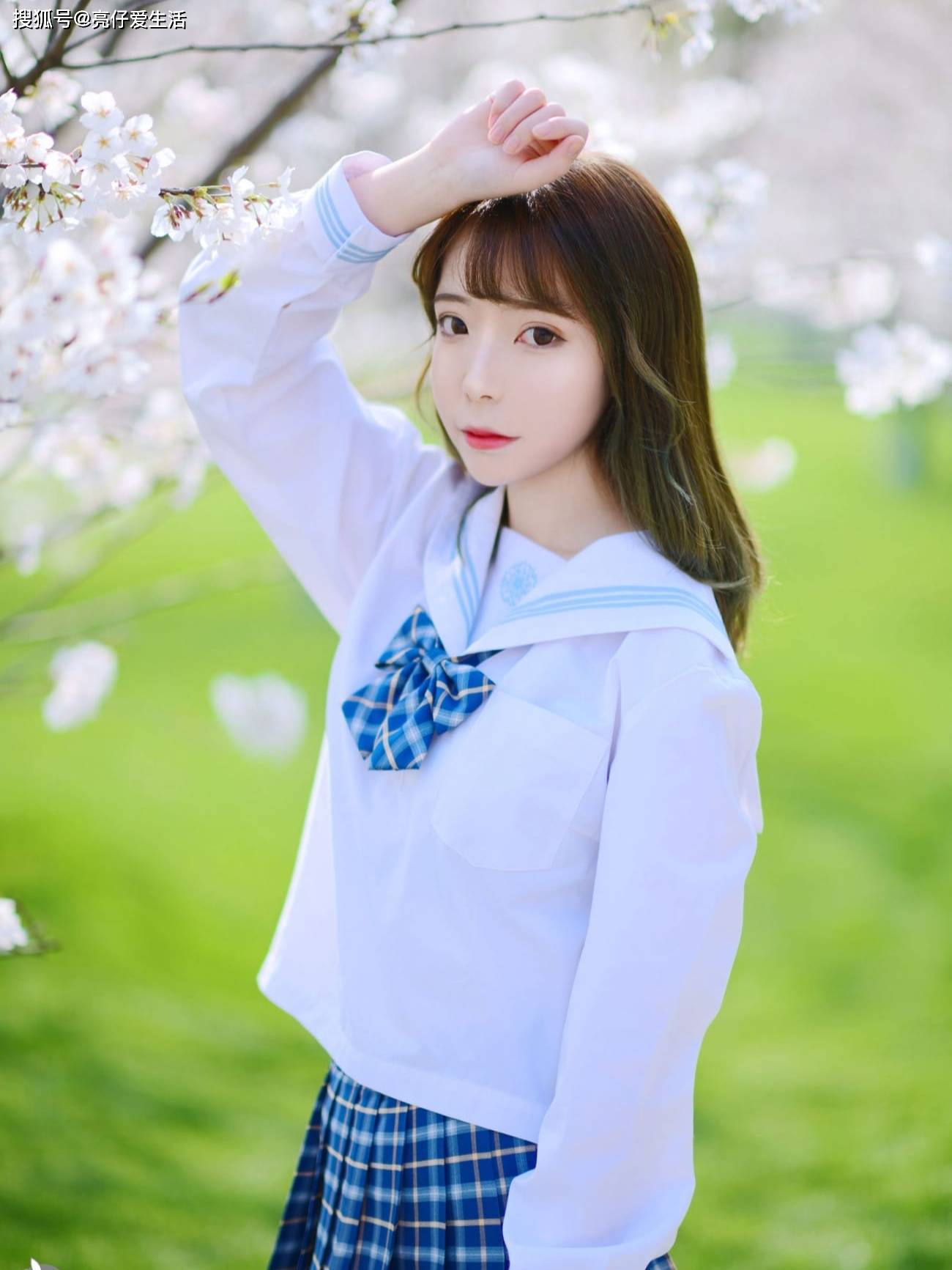 原创青春校园风清新又养眼一位学生的时尚穿搭启示