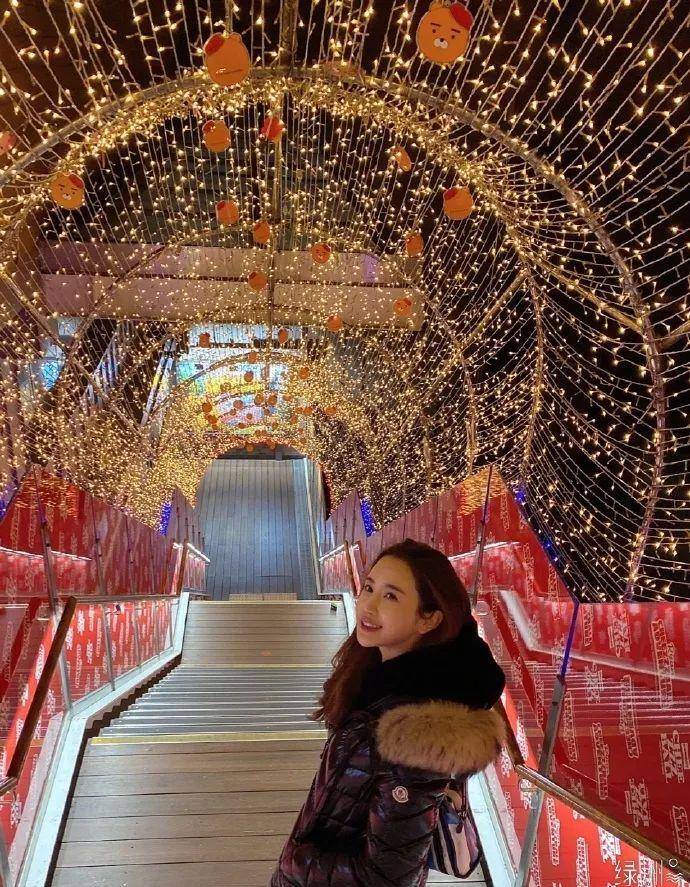 还能说什么呢,祝女神幸福啊!人生若只如初见,人生不再初见.