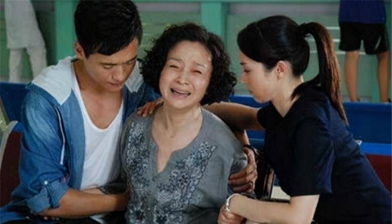 时间长了,吴苳和赵阳都无法忍受张兰芝的做法,两人便凑钱买了一套二手