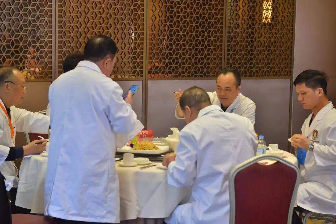 总成绩决定名次,设特金,金,银奖项,并给所有获奖选手颁发大赛荣誉证书