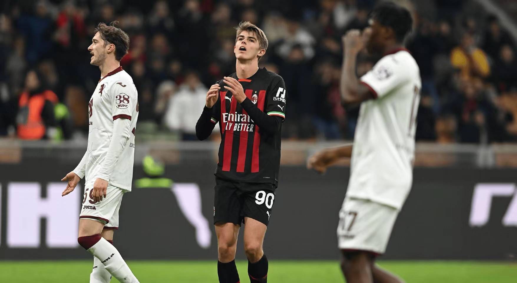 原创送分题不会做米兰多打一人险胜鱼腩意甲欧战积分领跑五大联赛