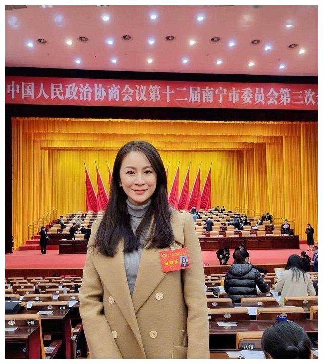 原创tvb女演员李焯宁广西政协任委员跨界成女强人