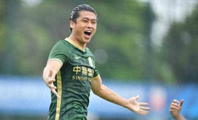 张玉宁完成中超生涯百场里程碑100场比赛已攻入44球