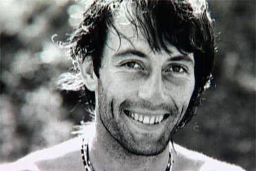 世界欠摄影师一句道歉:照片中饿得只剩皮包骨的女孩,活下来了吗_凯文