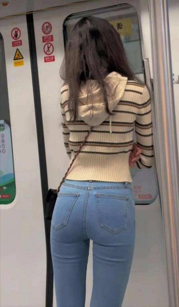 女小偷入室偷窃,惨遭房主侵害?